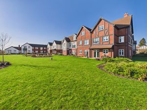 Rear & Communal Gardens- click for photo gallery